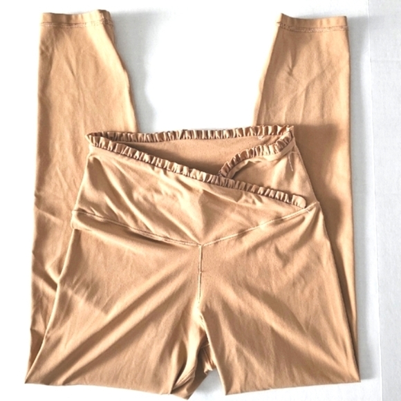 American Eagle Outfitters Pants - Offline by Aerie Real Me Ruffle Detail Leggings